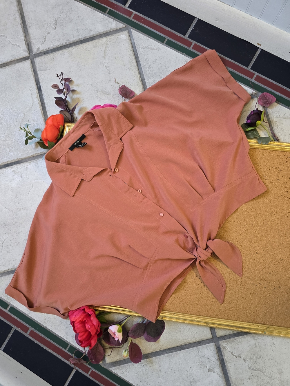 Forever 21 Crop Tie-Front Button-Down Top in Rusty Rose
